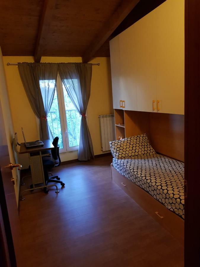 Andrea'S Apartments - Chiasserini Milan Bagian luar foto